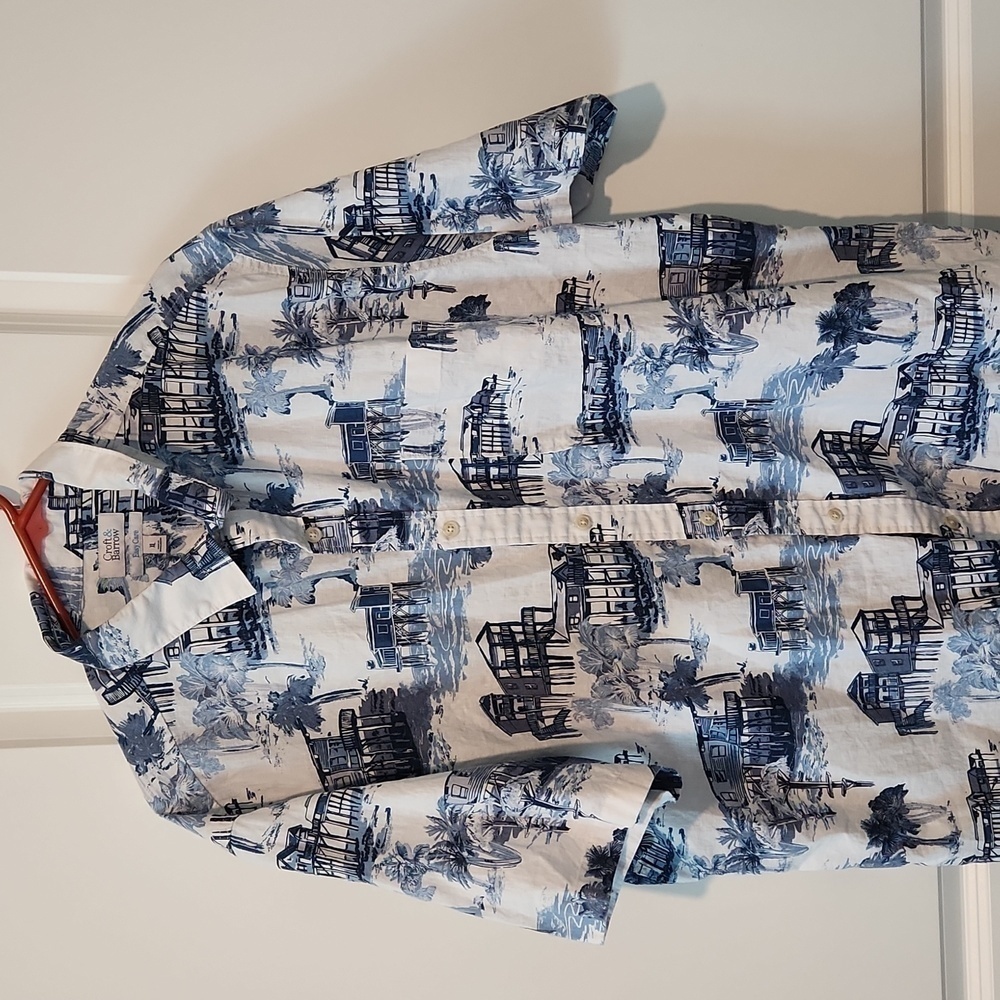 Croft & Barrow Blue and White Casual Button Down Shirt